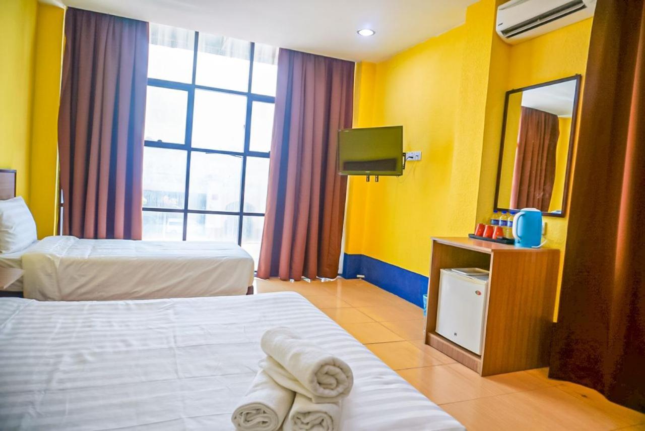 Hotel Zamburger Airport Kota Bharu Kültér fotó