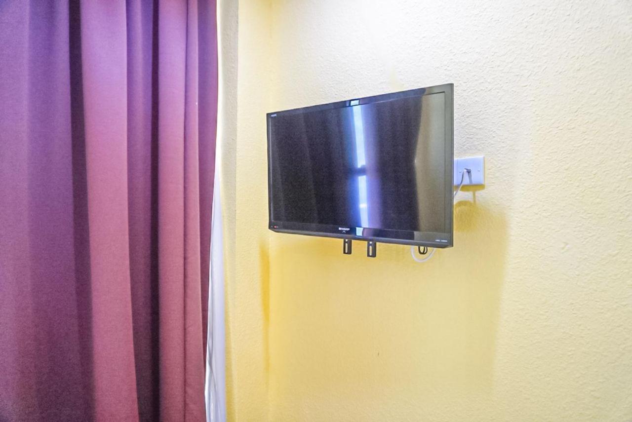 Hotel Zamburger Airport Kota Bharu Kültér fotó