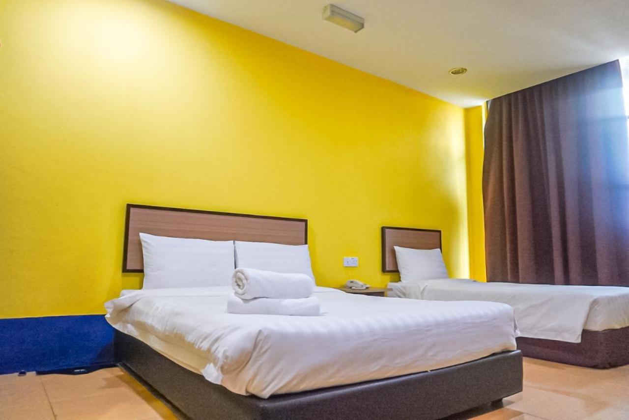 Hotel Zamburger Airport Kota Bharu Kültér fotó