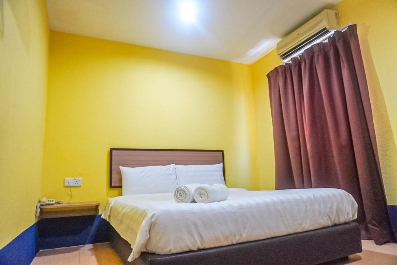 Hotel Zamburger Airport Kota Bharu Kültér fotó