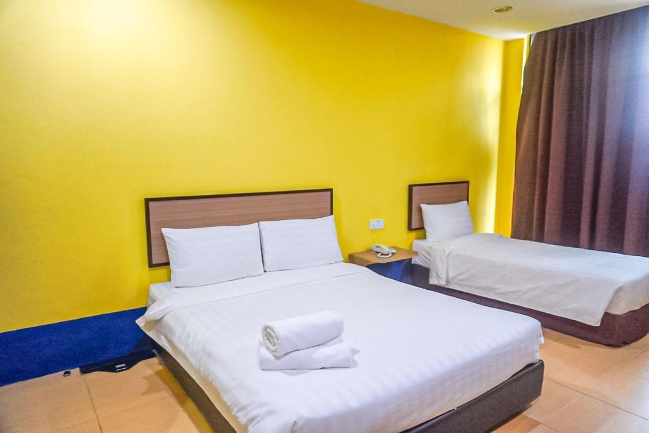 Hotel Zamburger Airport Kota Bharu Kültér fotó