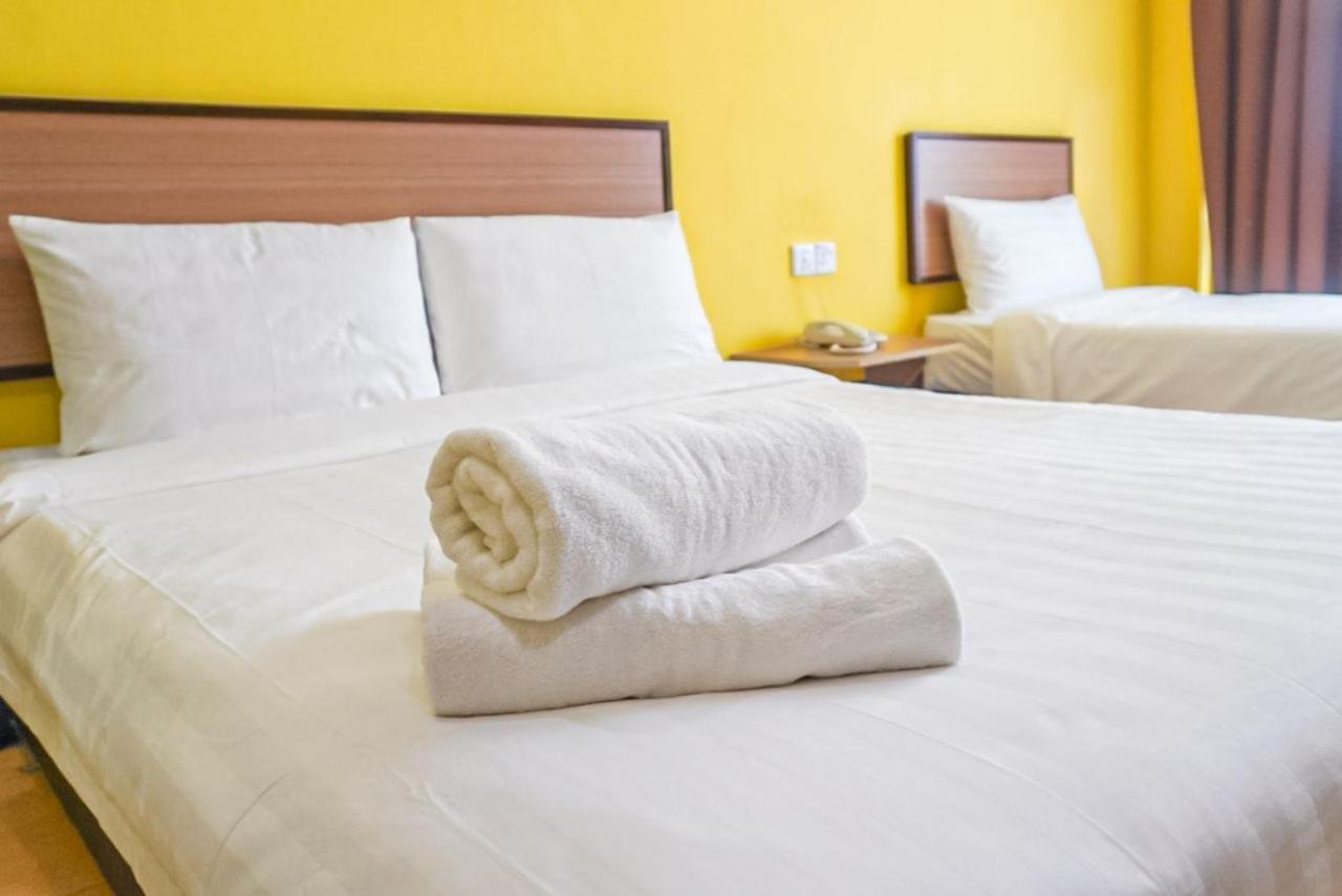Hotel Zamburger Airport Kota Bharu Kültér fotó