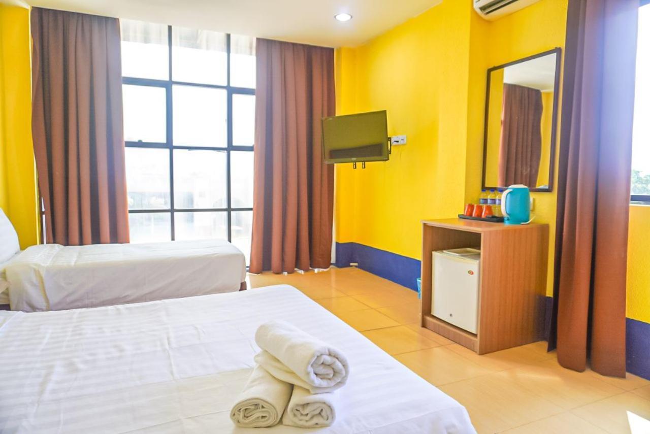 Hotel Zamburger Airport Kota Bharu Kültér fotó