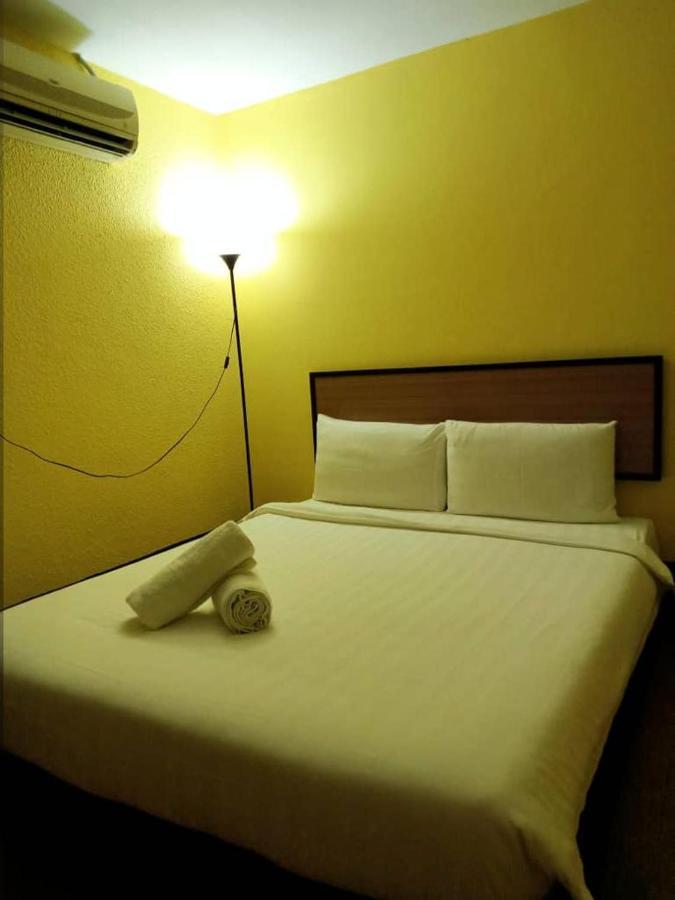 Hotel Zamburger Airport Kota Bharu Kültér fotó