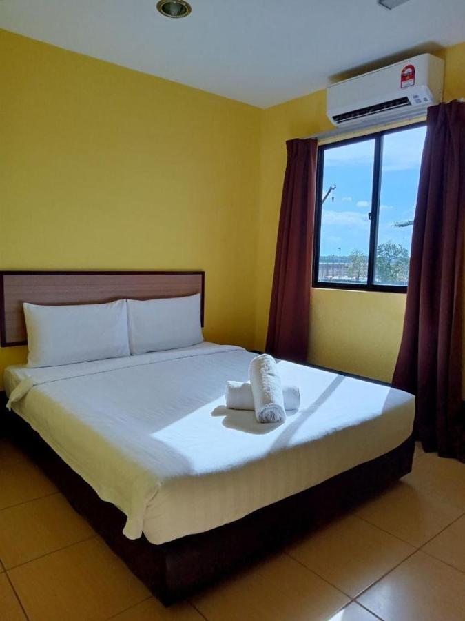 Hotel Zamburger Airport Kota Bharu Kültér fotó