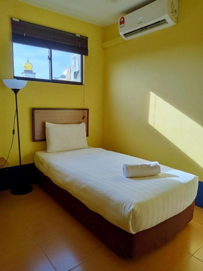 Hotel Zamburger Airport Kota Bharu Kültér fotó